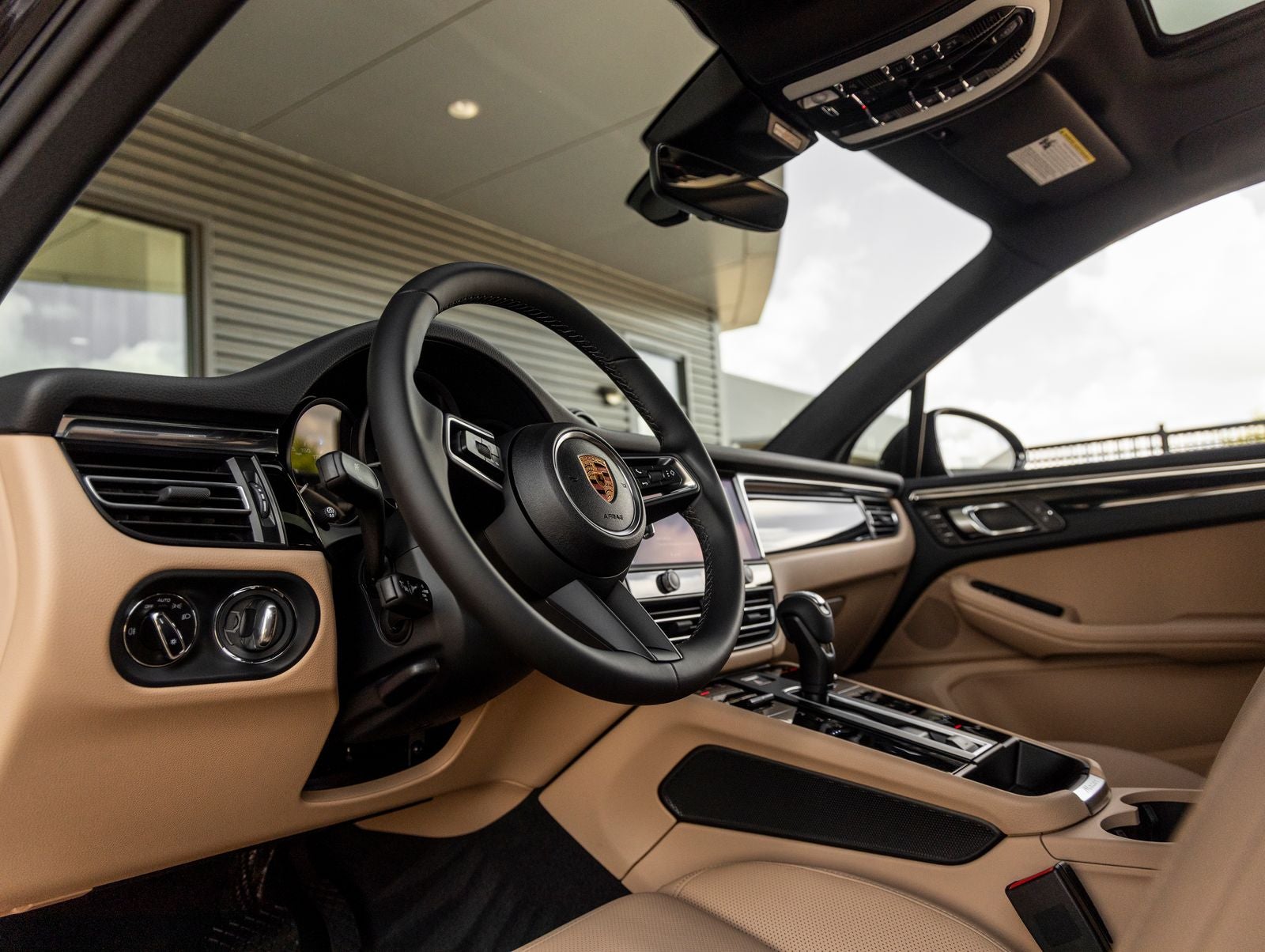2026 Porsche Macan Base