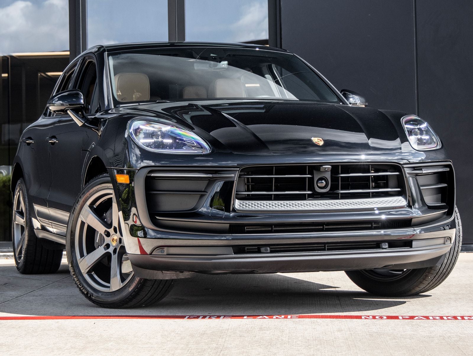 2026 Porsche Macan Base