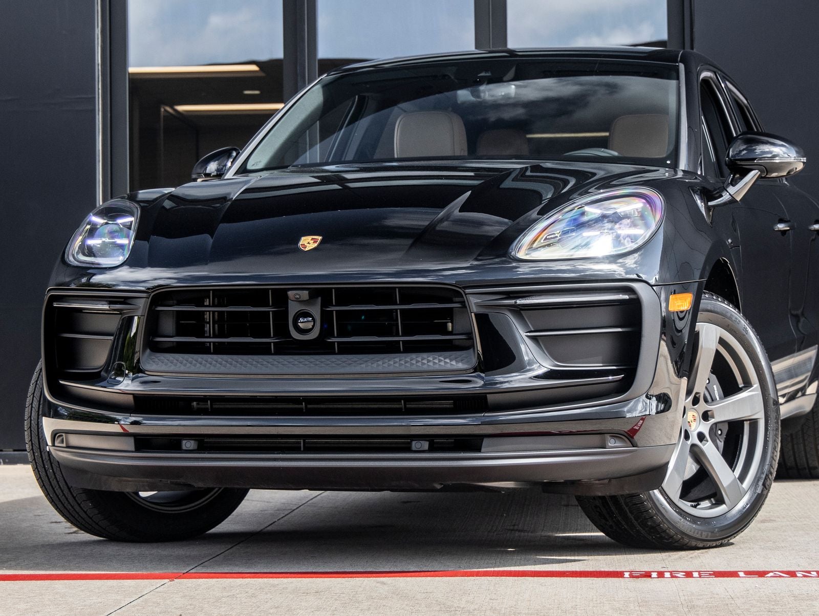2026 Porsche Macan Base