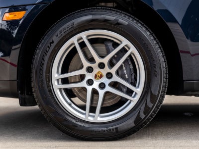 2021 Porsche Macan Macan