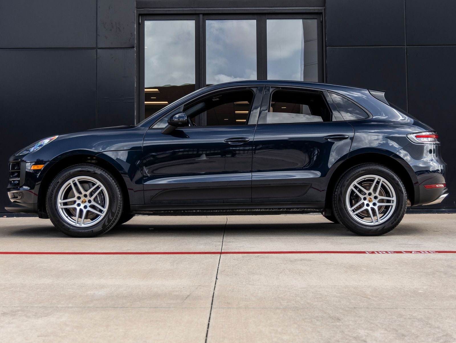 2021 Porsche Macan Macan