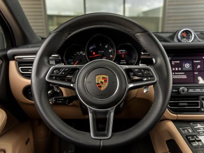 2021 Porsche Macan Macan