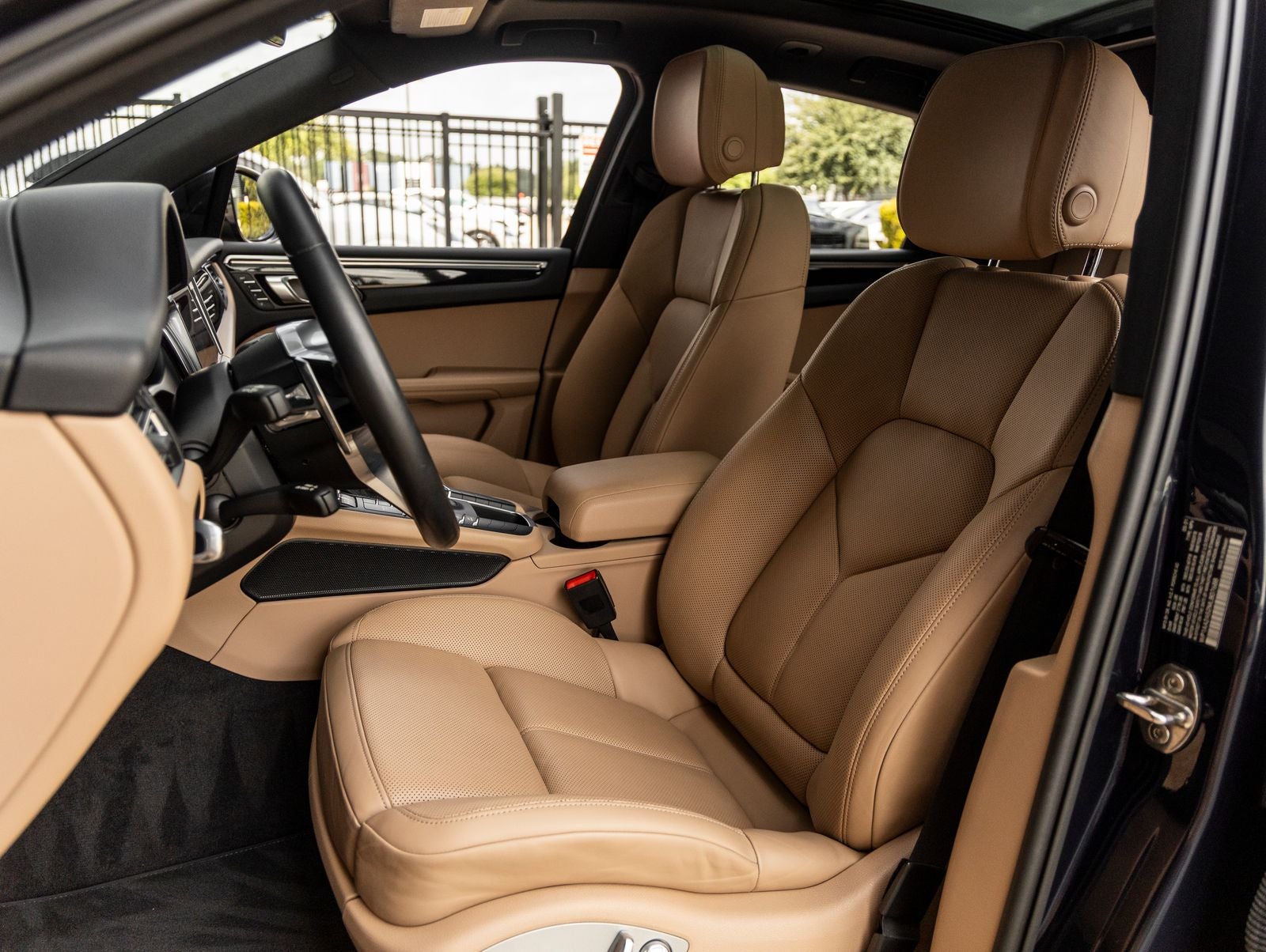 2021 Porsche Macan Macan