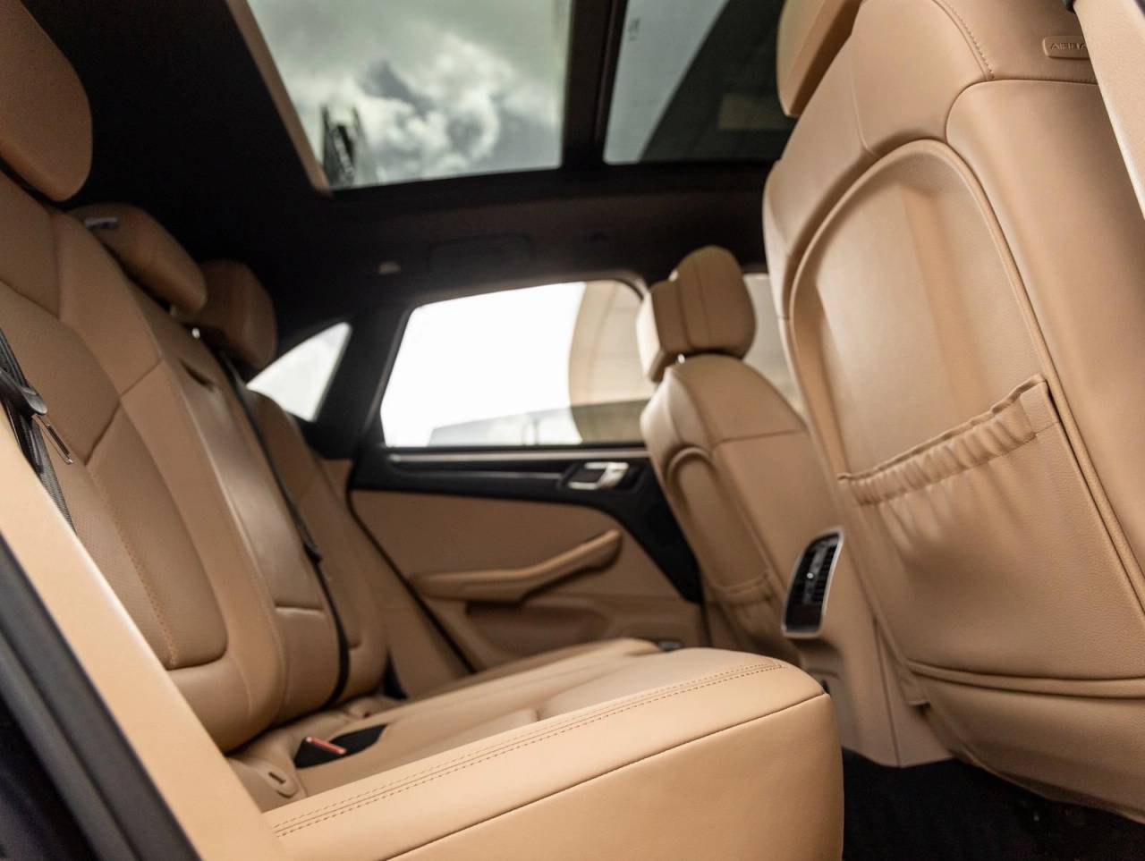 2021 Porsche Macan Macan