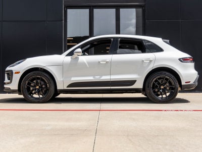 2023 Porsche Macan Macan (MY23)