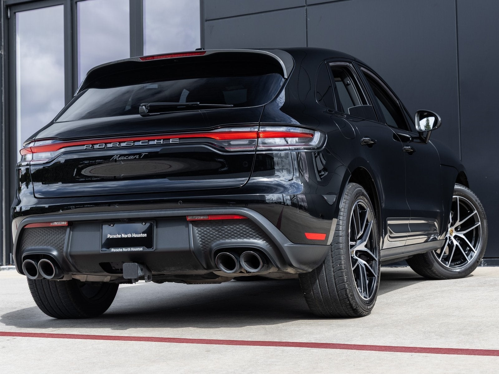 2023 Porsche Macan Macan T (MY23)