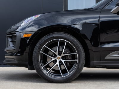 2023 Porsche Macan Macan T (MY23)