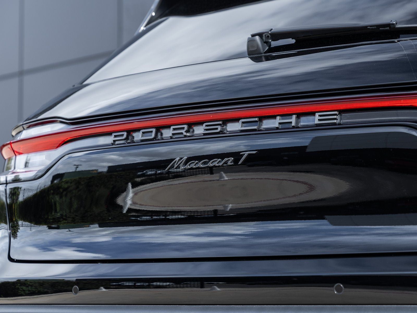 2023 Porsche Macan Macan T (MY23)