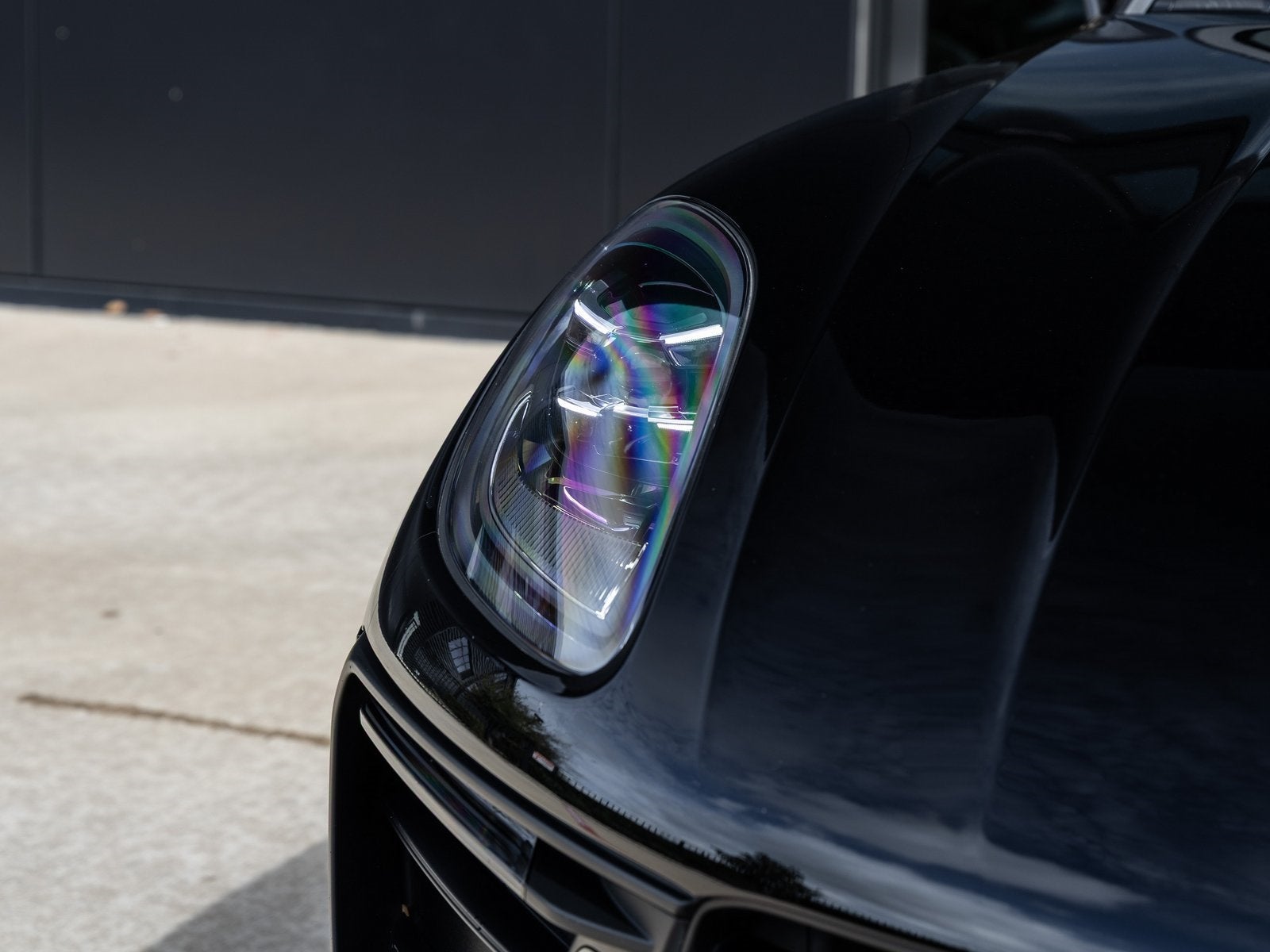 2023 Porsche Macan Macan T (MY23)