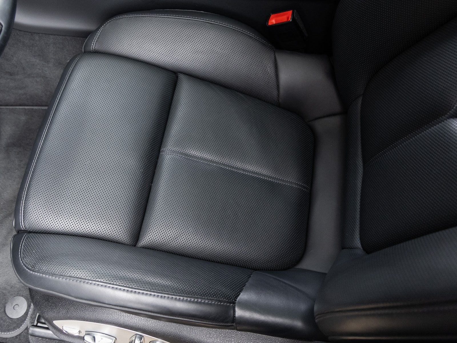 2023 Porsche Macan Macan T (MY23)