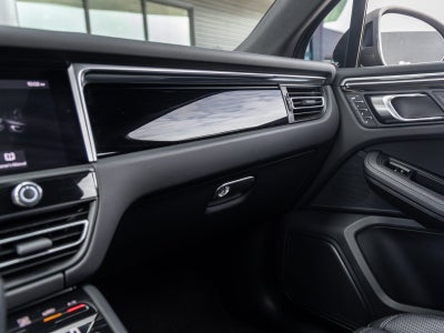 2023 Porsche Macan Macan T (MY23)