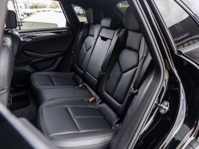 2023 Porsche Macan Macan T (MY23)