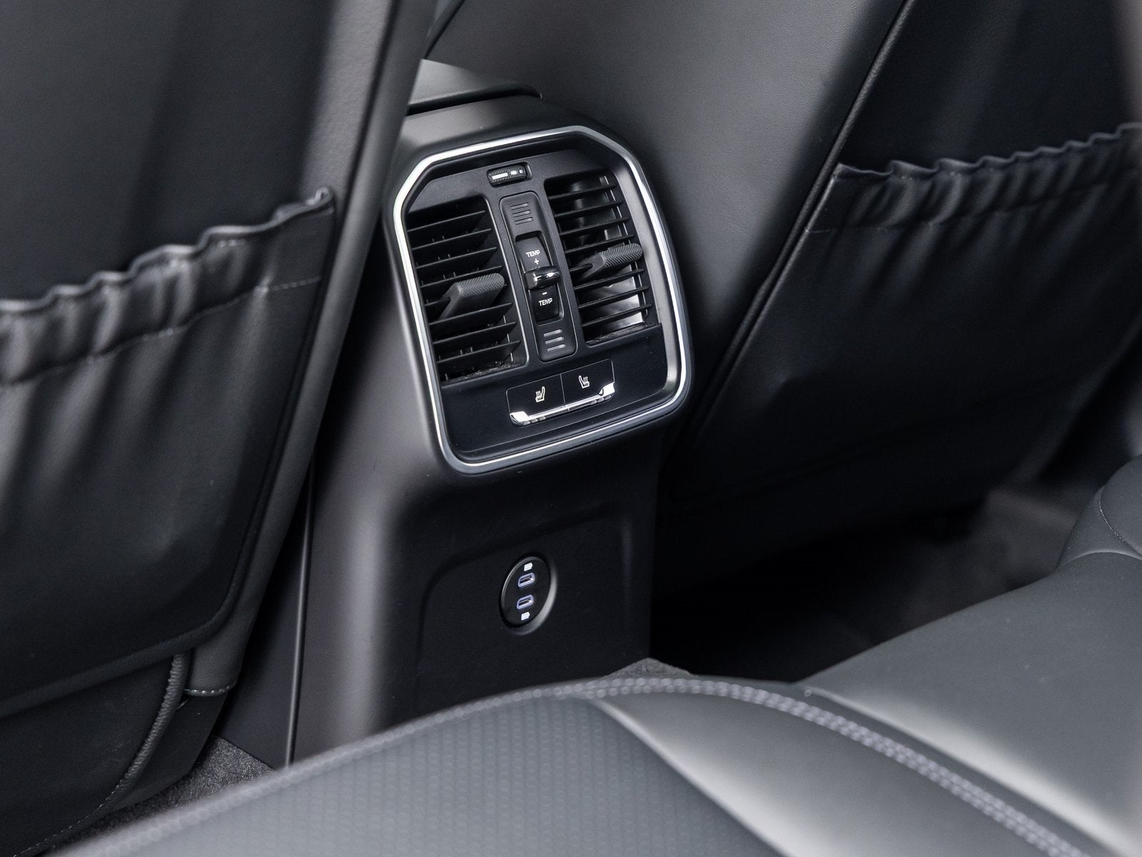 2023 Porsche Macan Macan T (MY23)