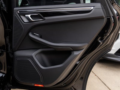 2023 Porsche Macan Macan T (MY23)