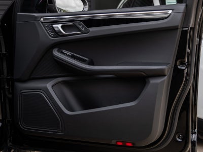 2023 Porsche Macan Macan T (MY23)