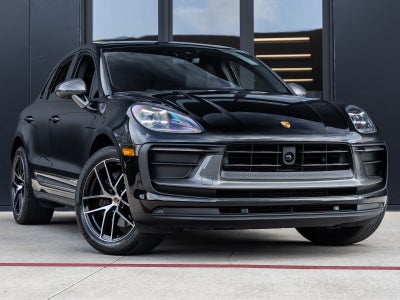 2023 Porsche Macan Macan T (MY23)