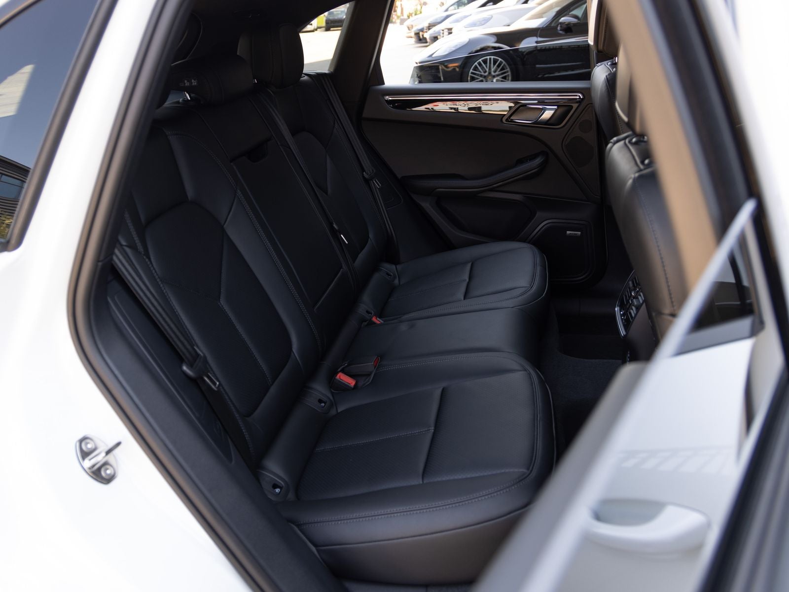 2026 Porsche Macan AWD