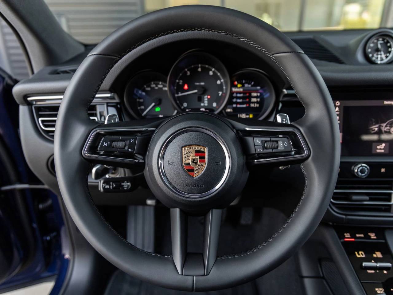 2026 Porsche Macan AWD