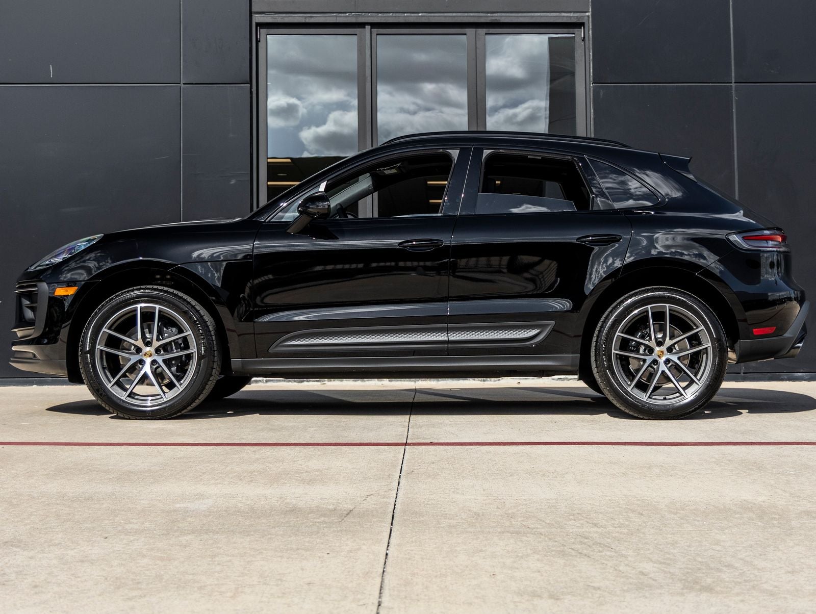 2026 Porsche Macan AWD