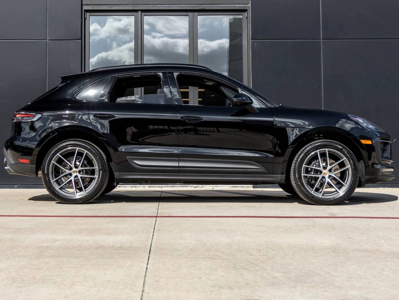 2026 Porsche Macan AWD