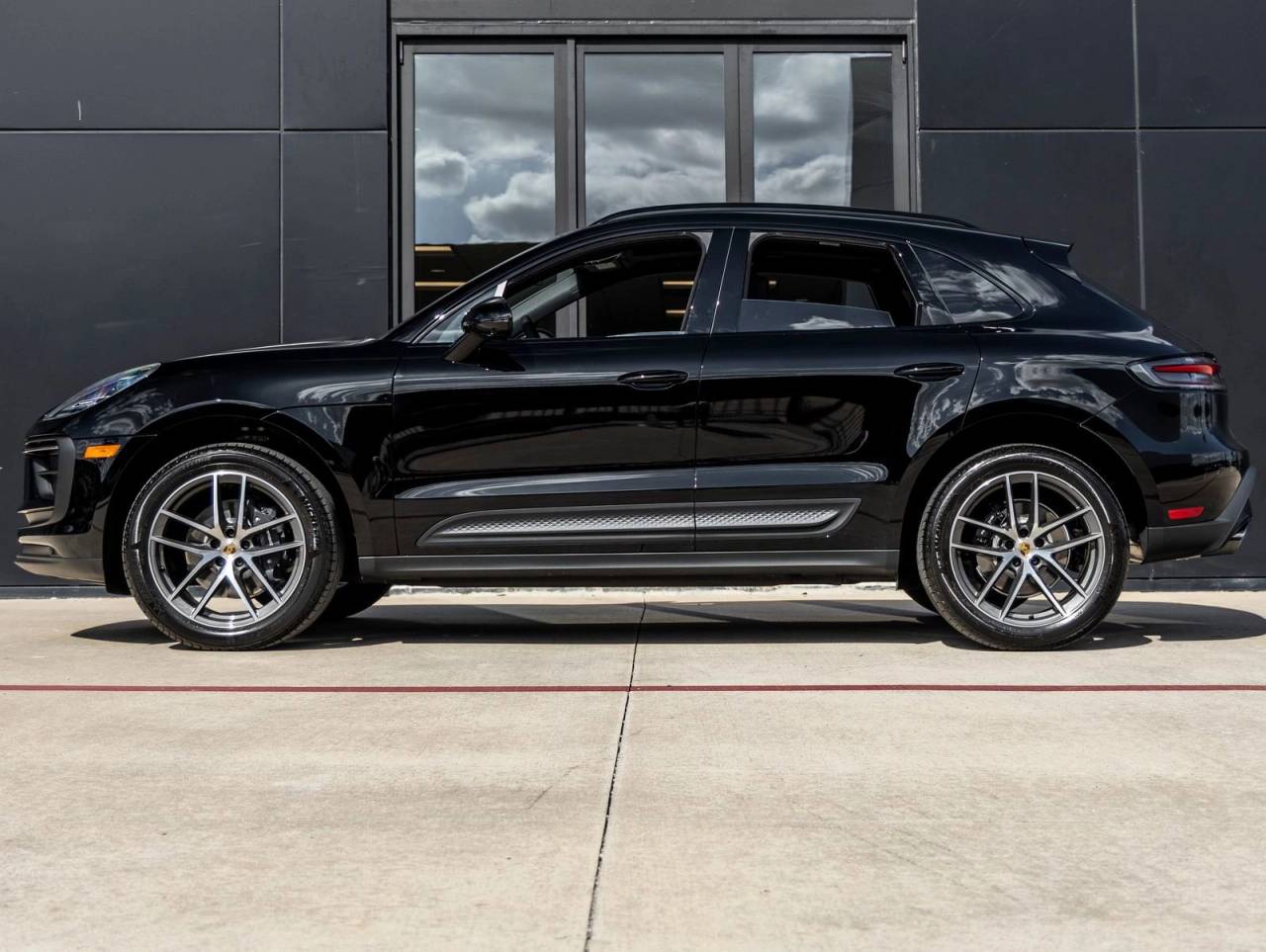 2026 Porsche Macan AWD