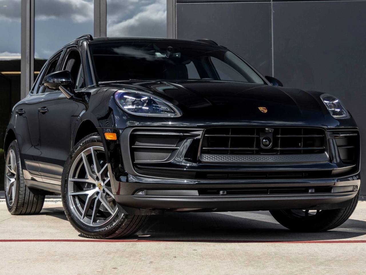 2026 Porsche Macan AWD