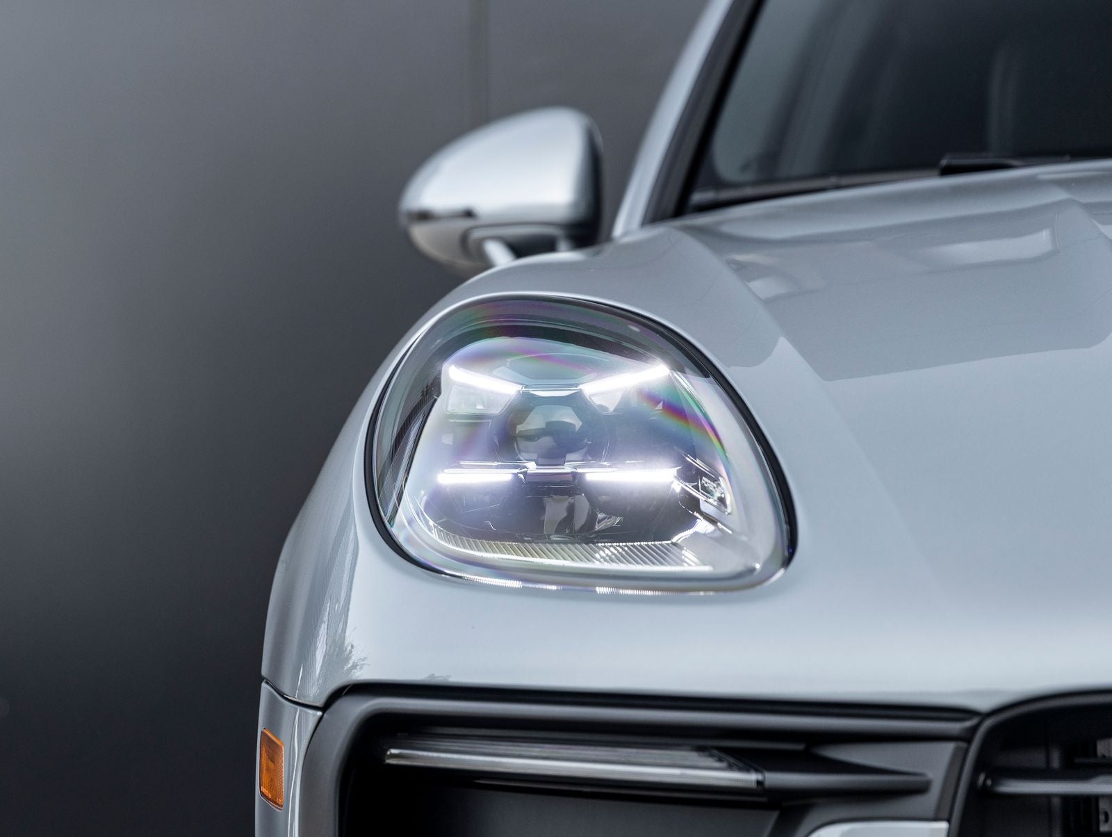 2026 Porsche Macan AWD