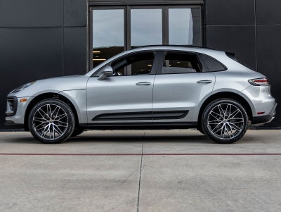 2026 Porsche Macan AWD