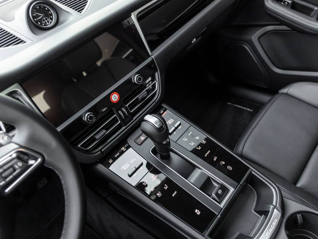 2026 Porsche Macan AWD