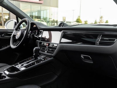 2026 Porsche Macan AWD