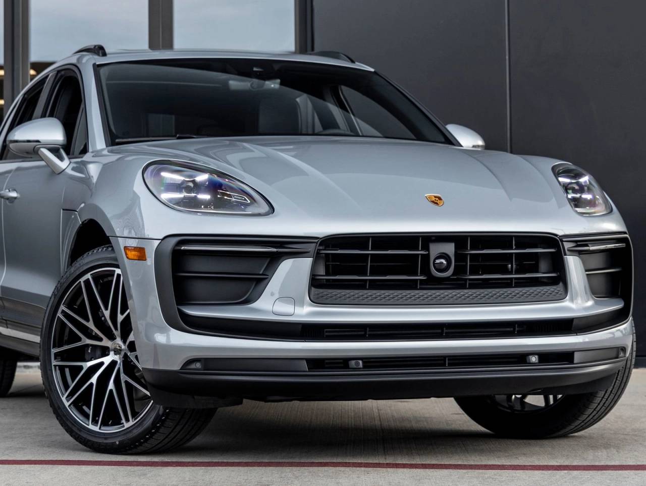 2026 Porsche Macan AWD
