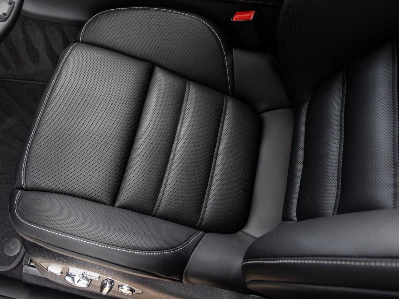 2026 Porsche Macan Macan T