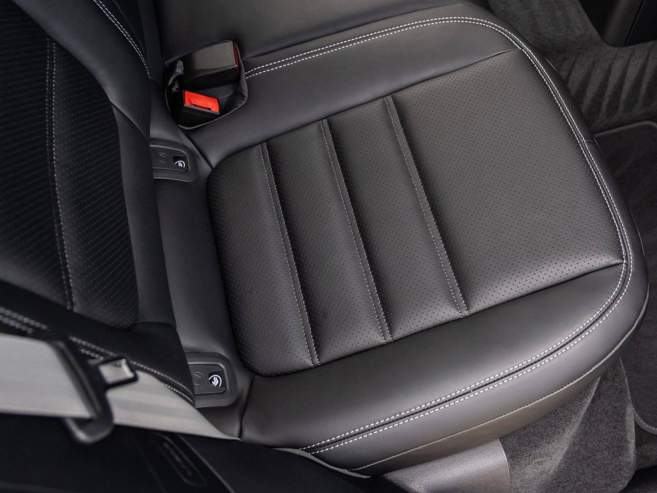 2026 Porsche Macan Macan T