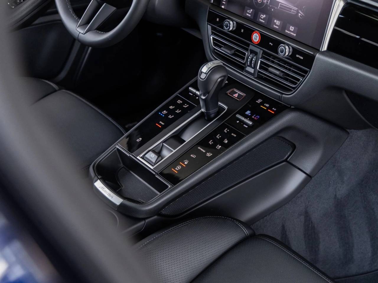 2026 Porsche Macan AWD