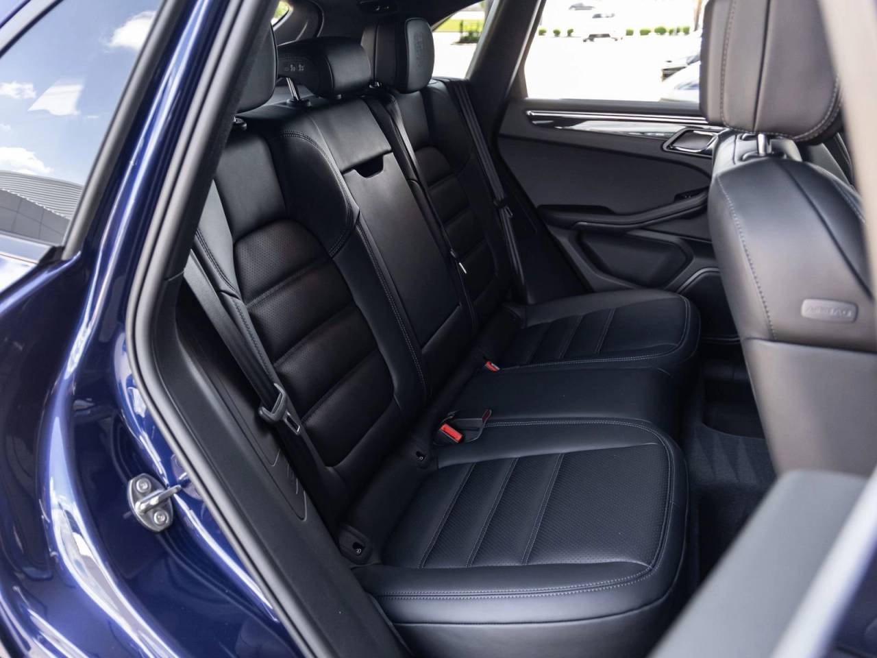 2026 Porsche Macan AWD