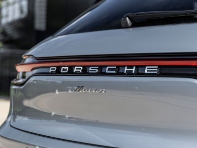 2026 Porsche Macan Macan