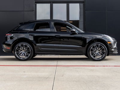 2026 Porsche Macan AWD