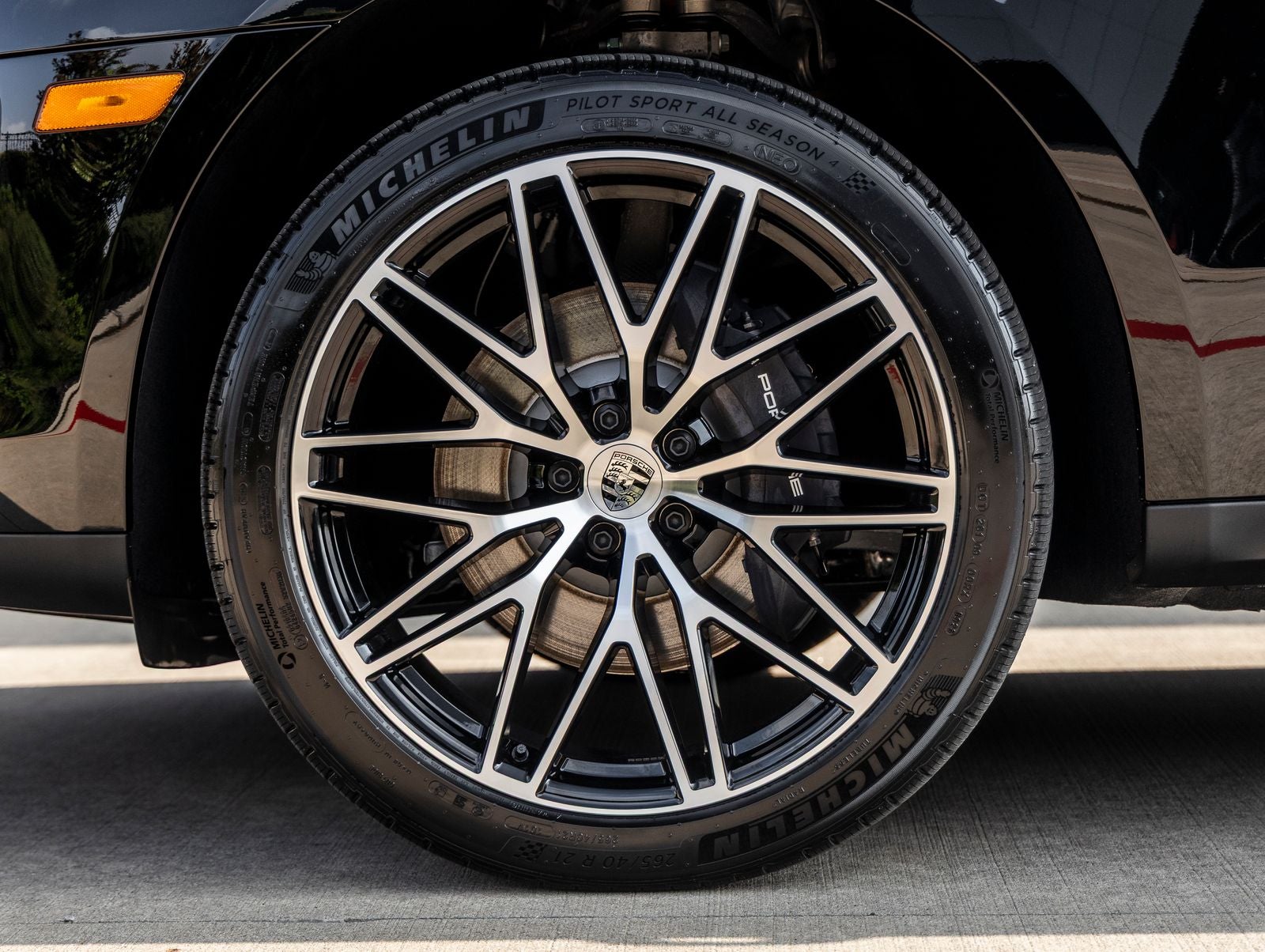 2026 Porsche Macan AWD