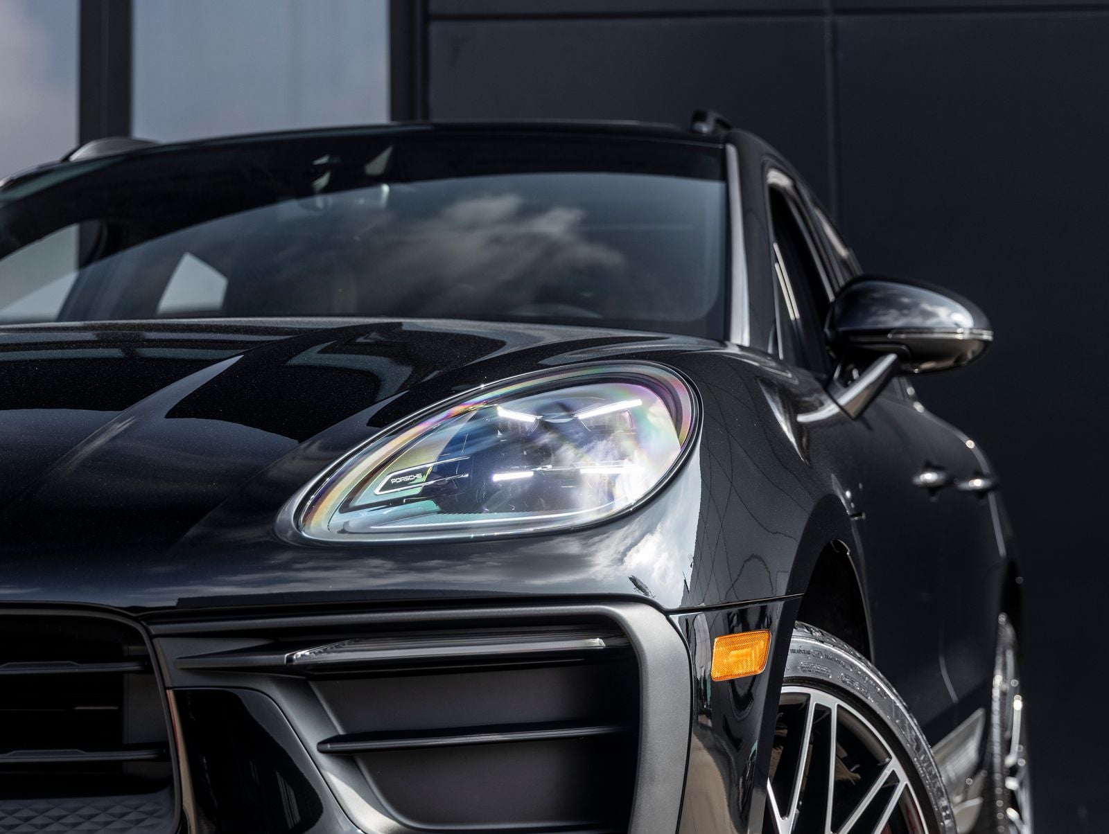 2026 Porsche Macan AWD