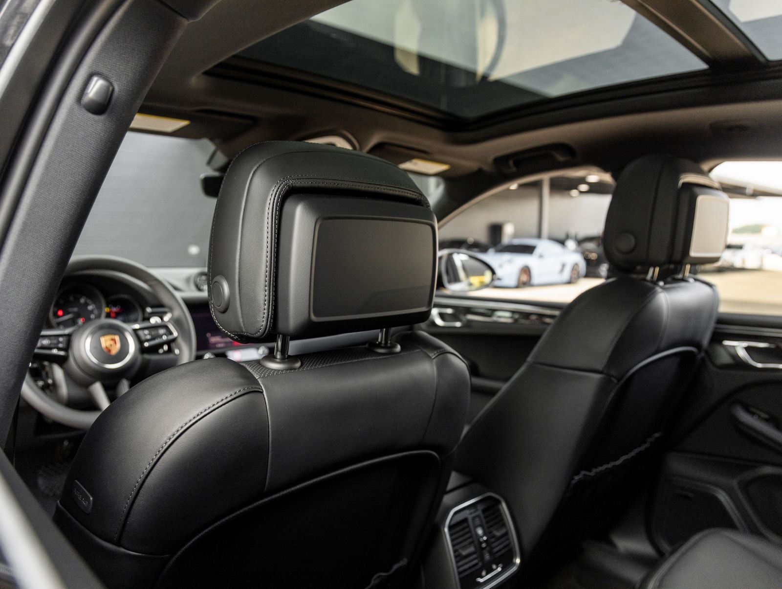 2026 Porsche Macan AWD