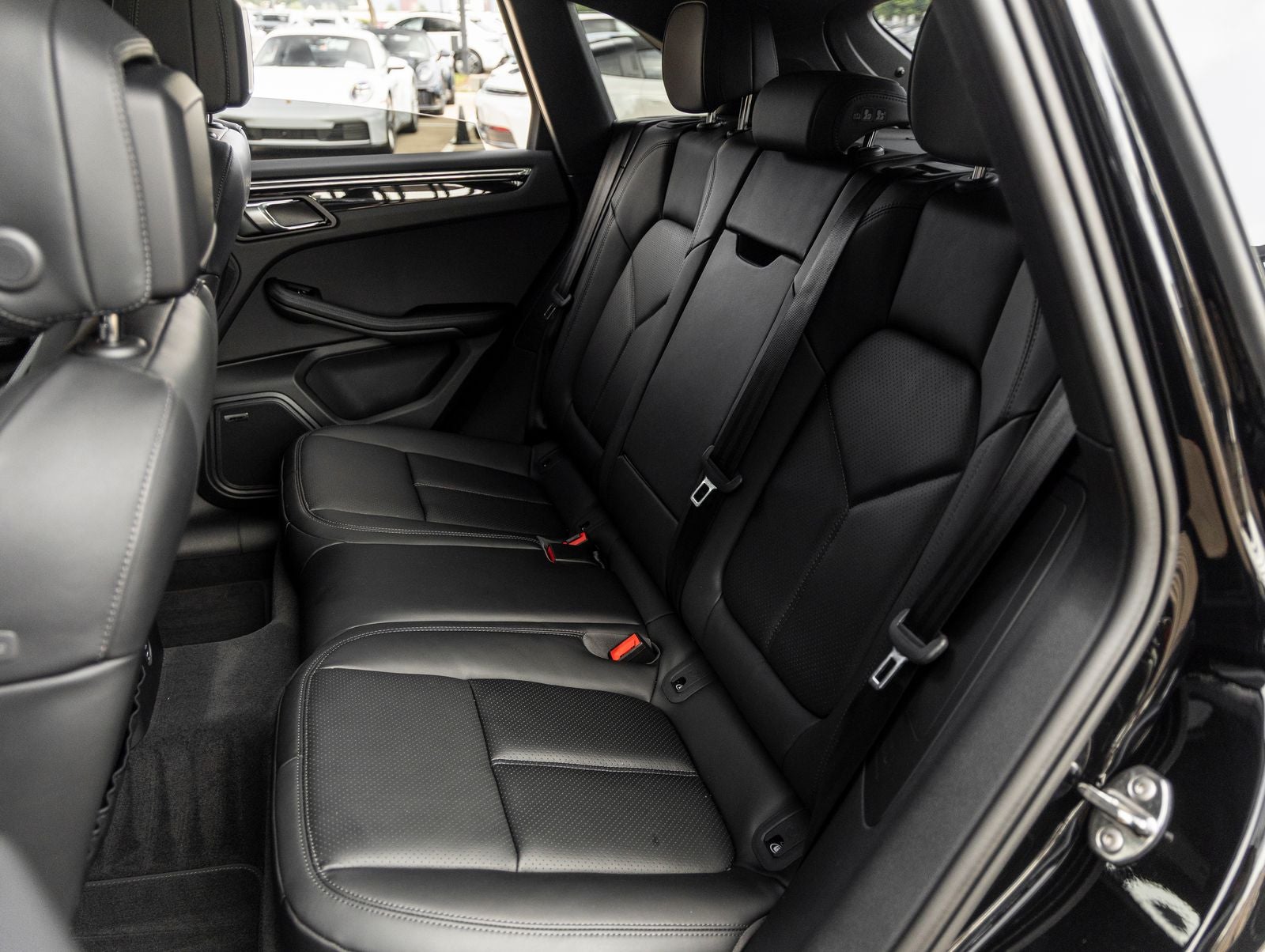 2026 Porsche Macan AWD