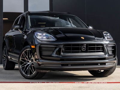 2026 Porsche Macan AWD