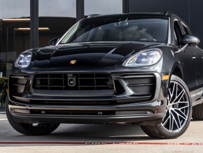 2026 Porsche Macan AWD