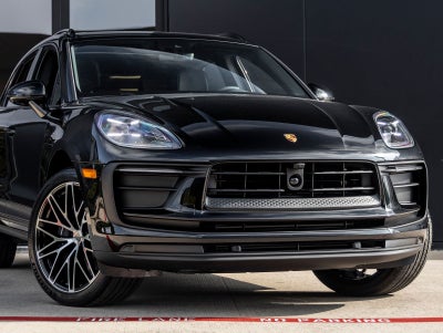 2026 Porsche Macan AWD