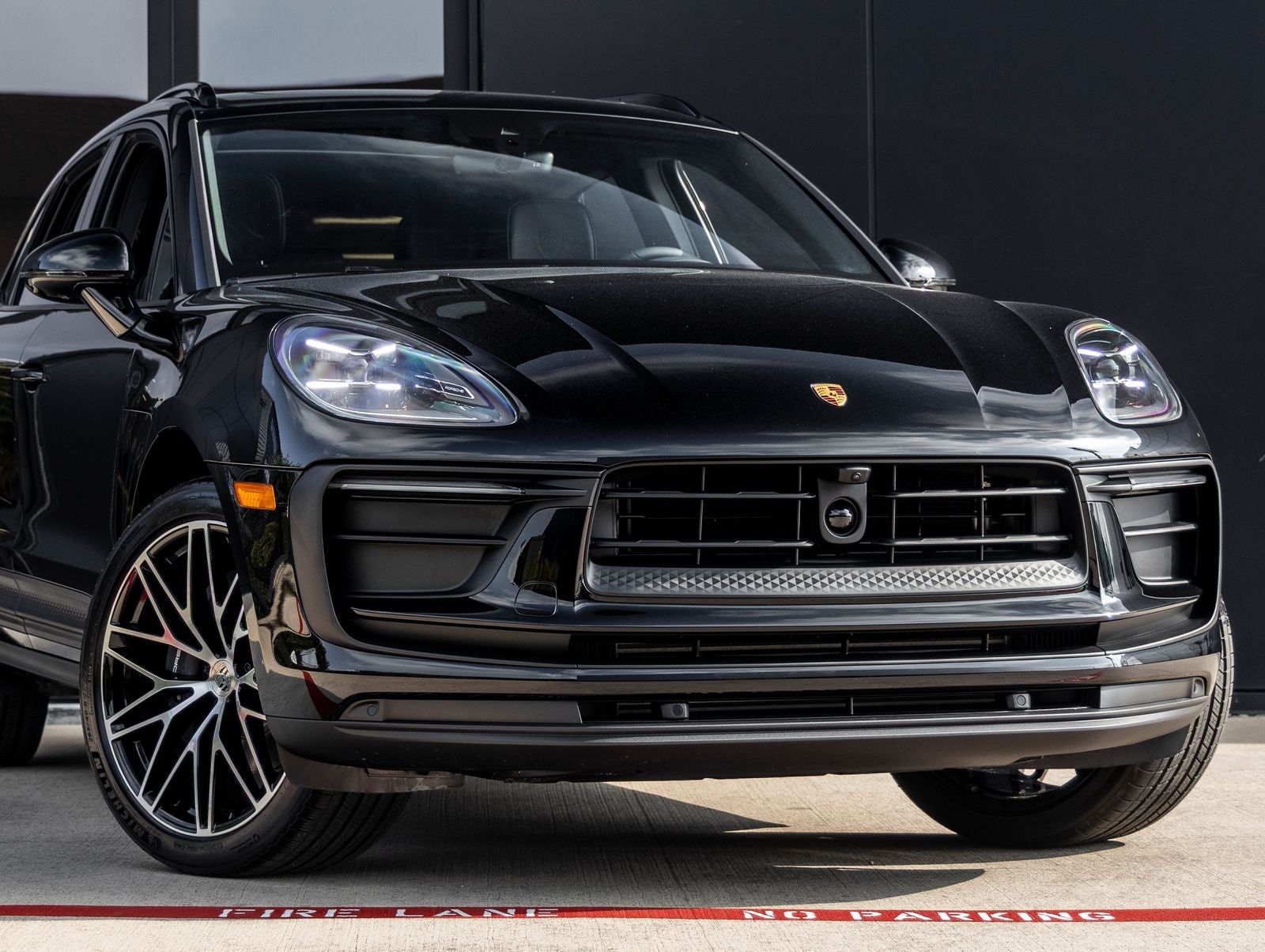 2026 Porsche Macan AWD