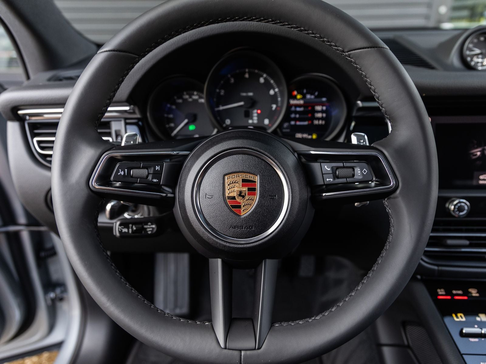 2026 Porsche Macan Macan