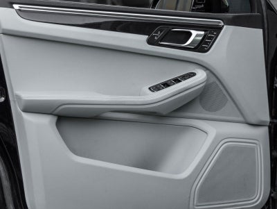 2023 Porsche Macan Macan (MY23)