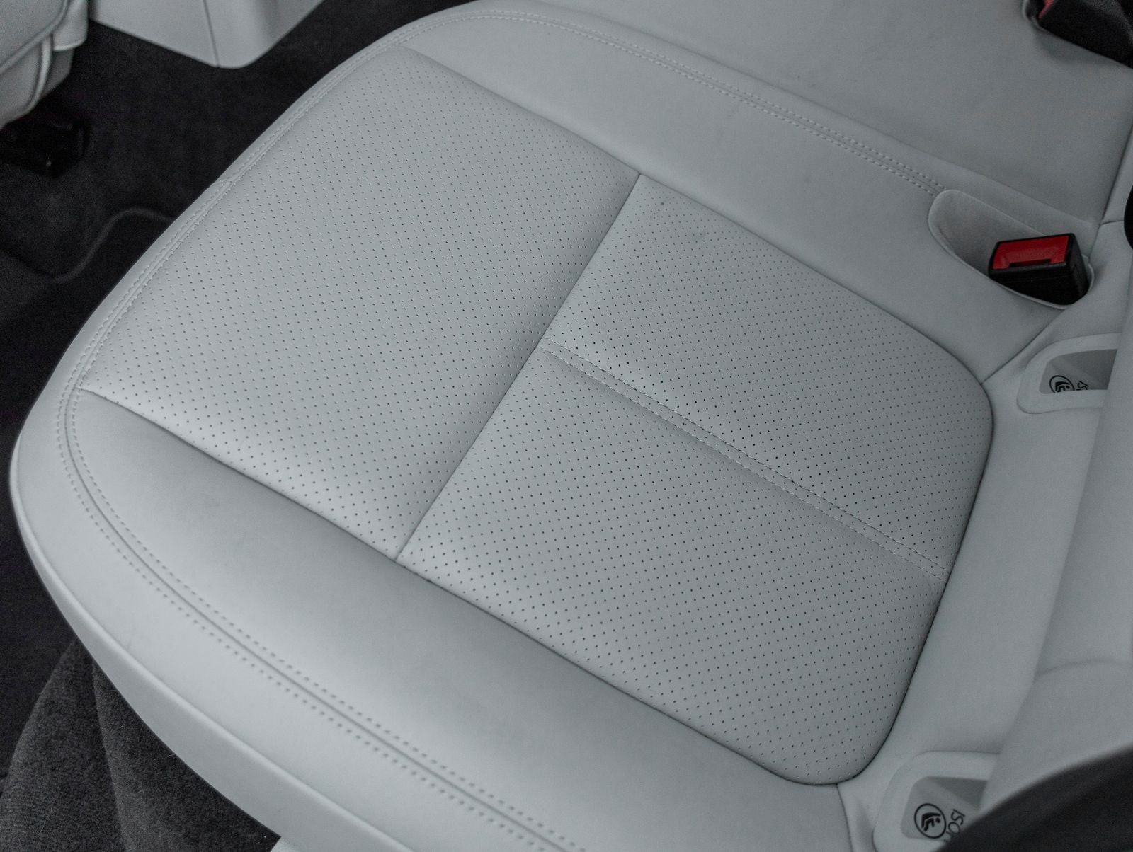 2023 Porsche Macan Macan (MY23)