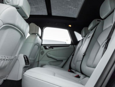 2023 Porsche Macan Macan (MY23)