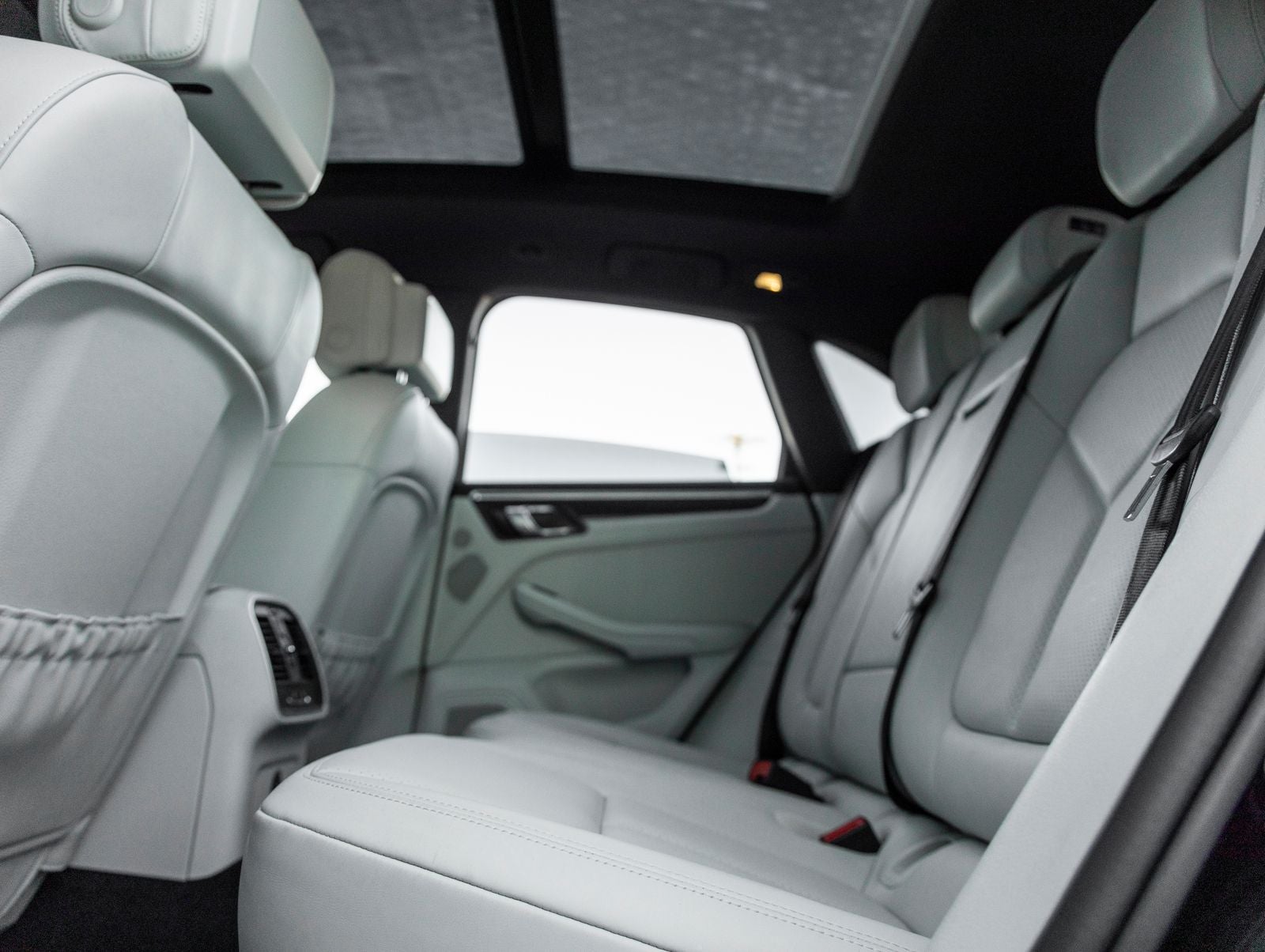 2023 Porsche Macan Macan (MY23)